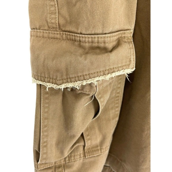 Mens FINISH LINE ATHLETICS 365 KHAKI SHORTS Cargo Frayed Detail Size 34 - Picture 15 of 16